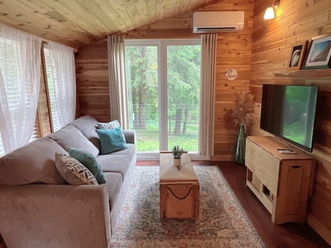 Cozy Cabin. No cleaning fee. No pets