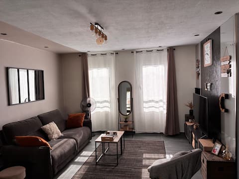 Poz' Soleil - Near Airport - Pool - Air conditioning