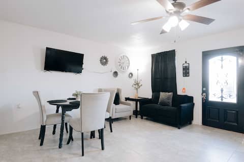 The Cozy Duplex (Suite) Near Casino/Park