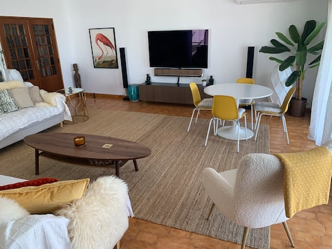 Top performing Airbnb: Rural secluded sea view villa in Guia