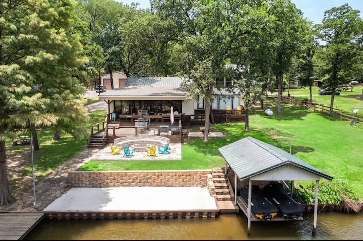 rise'n shine rentals managed Airbnb listing 1