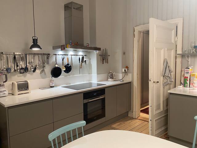 Classic Frogner. Beautiful flat. Central and quiet gallery image 4