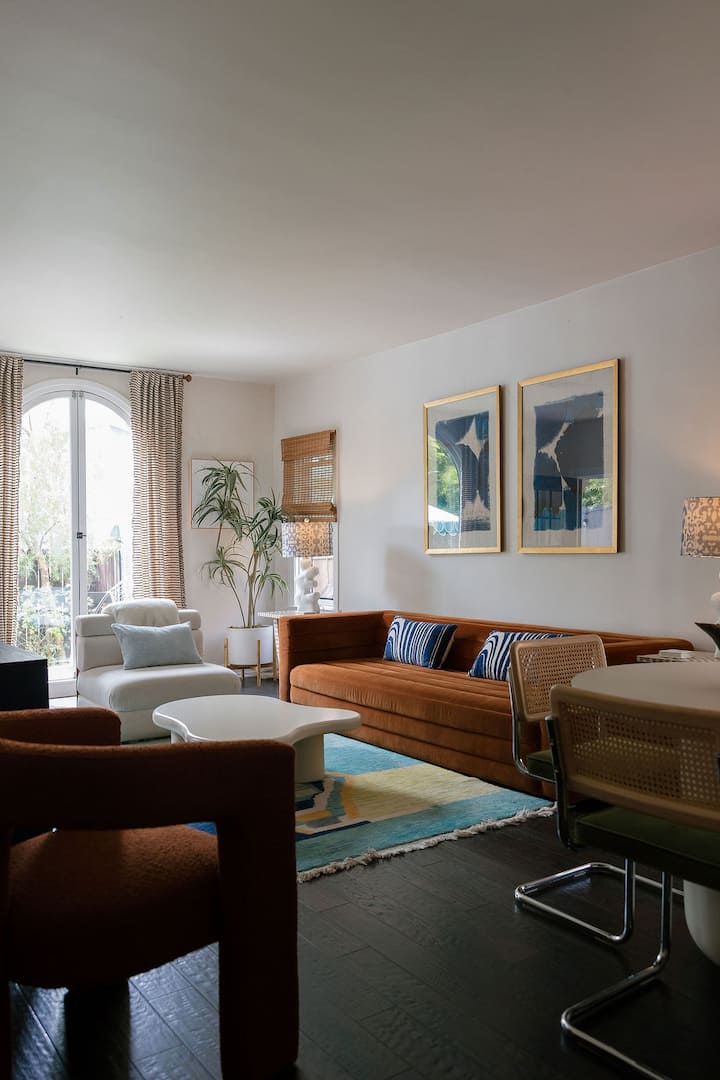 Private+quiet+yards+ac+w/d+1/2blk A.kinney+parking - Los Angeles, CA