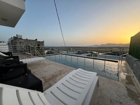 Luxury 3 bedroom Private Villa with Pool near sea