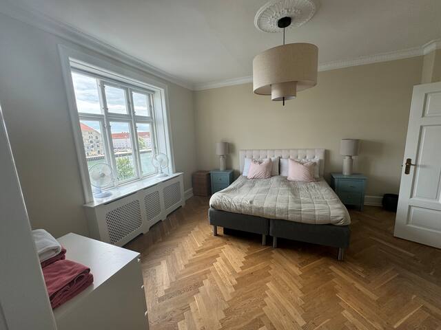 Best view in Cph, authentic Cph apartment in cityC gallery image 4
