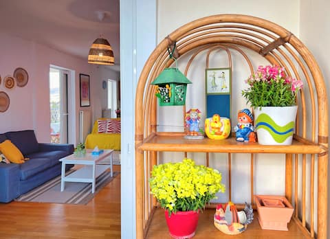 Panoramic view 2BR apt, free parking, airport 15’