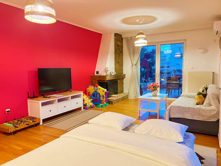 客厅配有双人沙发床