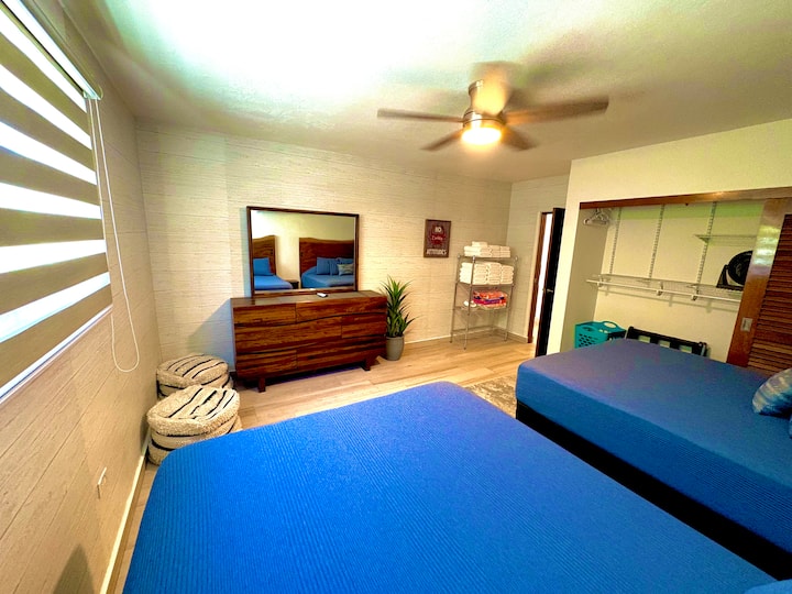 Bedroom 4 2 queen beds