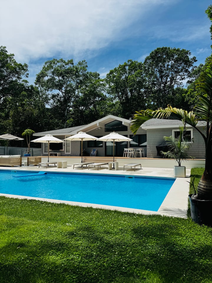 Renovated East Hampton Home With A Heated Pool. - East Hampton, NY