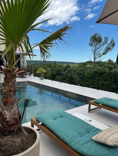Contemporary house / View / river 5 min walk