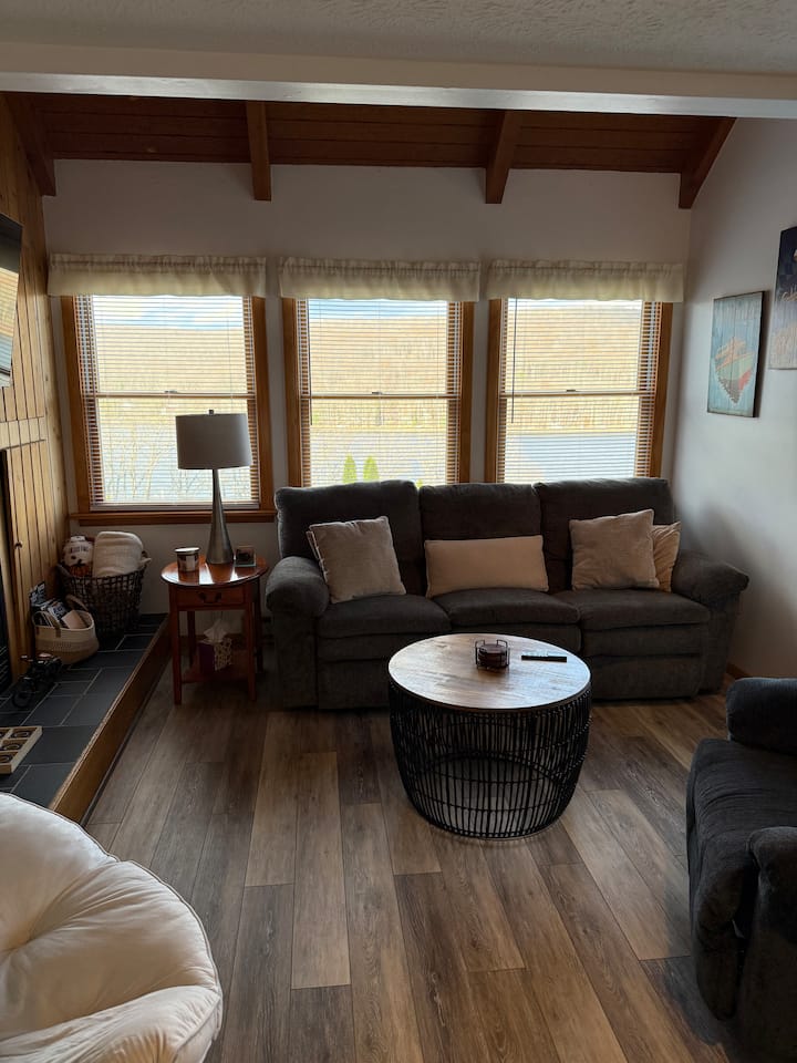 Lake View Loft Lodge On Deep Creek Lake - Deep Creek Lake, MD