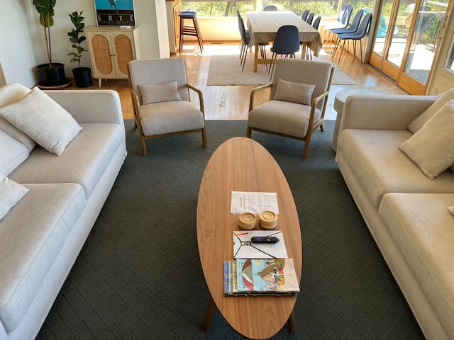 Sweeping bay views 5 bedroom Oakland hills retreat