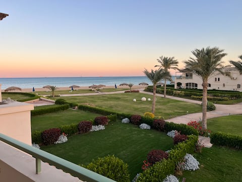 LA VISTA 5_Seafront Luxury 265m Villa