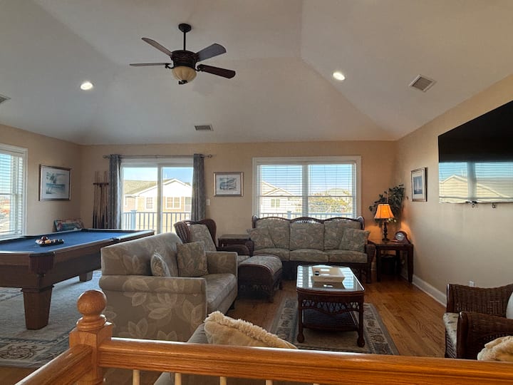 5 Bedrooms 4.5 Bath! Pets Ok!! Elevator - Brigantine, NJ