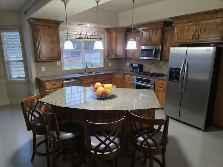 The Allfunnyhouse
 ~ Single/private Bath - Meridian, ID