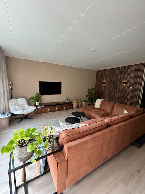 Cosy house 5min from The Hague