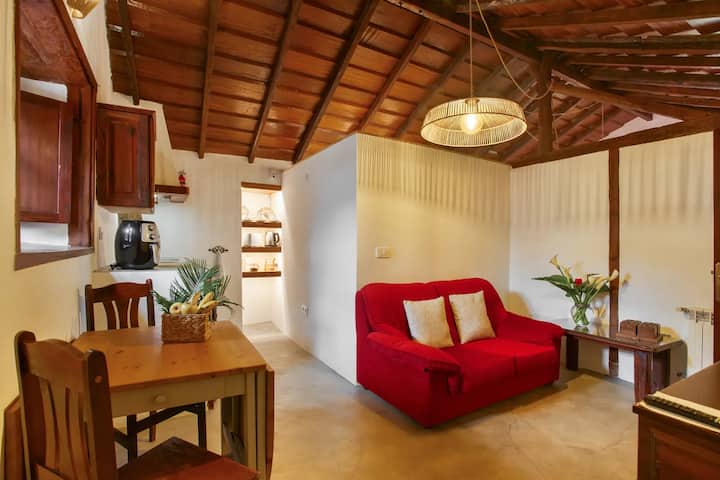Casa Abona · Rural Retreat For 2 · Teide Views - Garachico