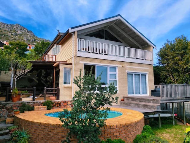 Charming country family style