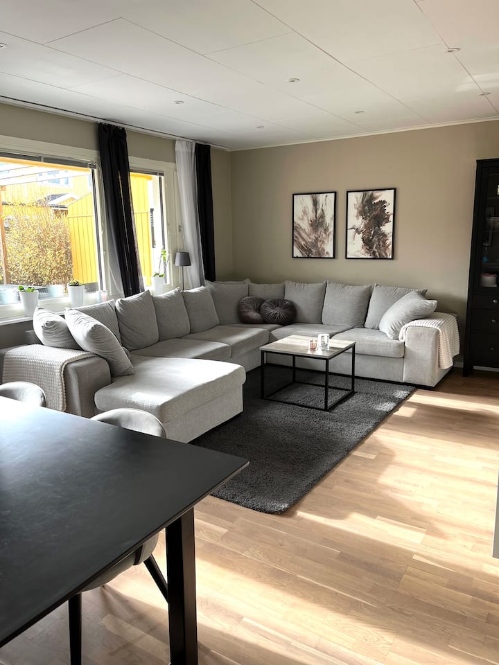 Rymligt Radhus Med Uteplats Och Fri Parkering - Göteborg