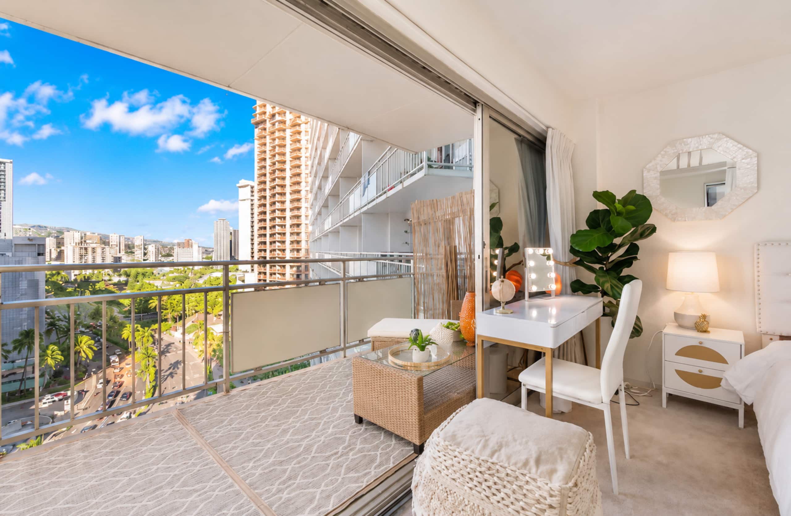 Condo in Honolulu · ★4.99 · 1 bedroom · 2 beds · 1 private bath - Image 23