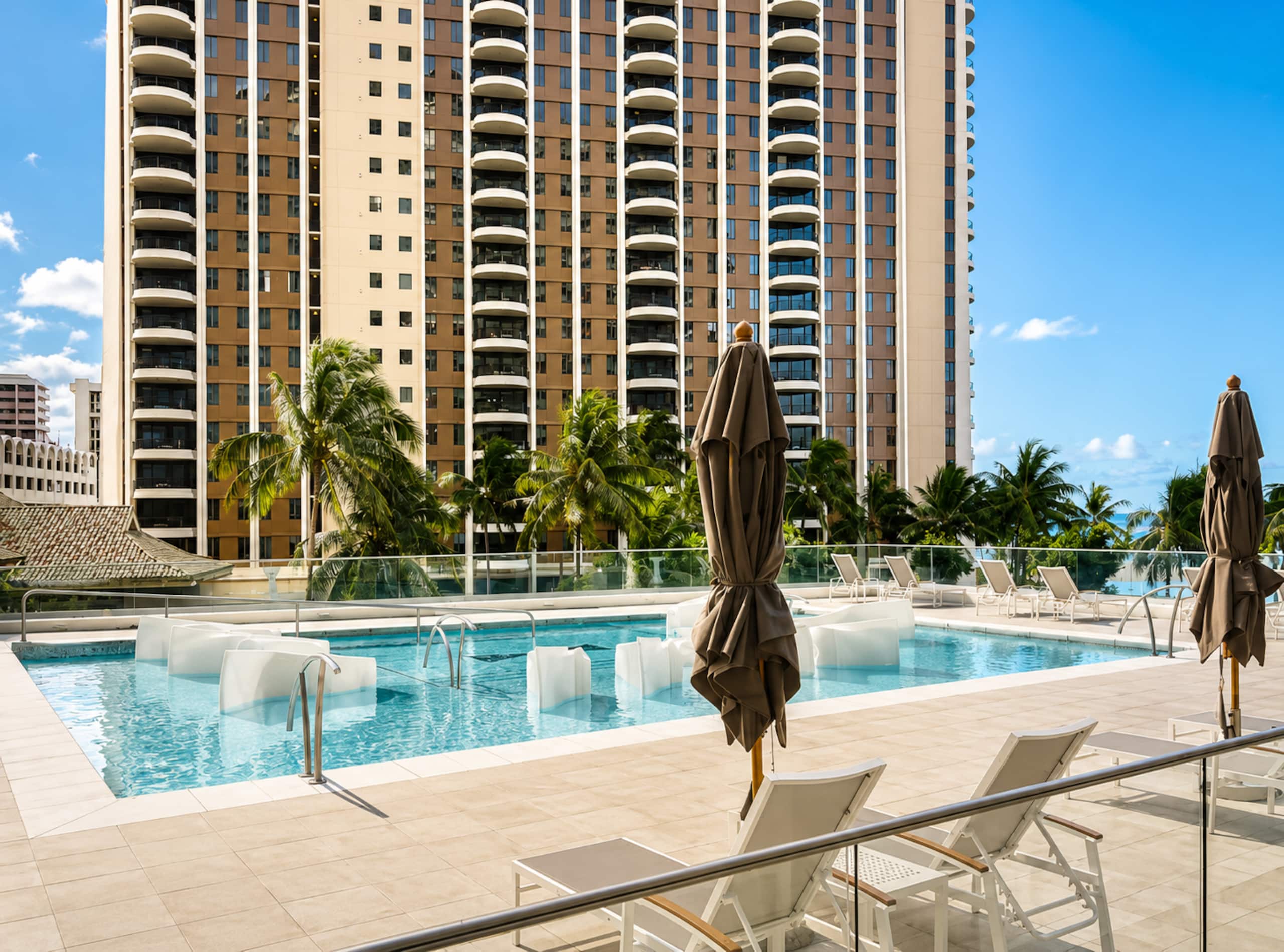Condo in Honolulu · ★4.99 · 1 bedroom · 2 beds · 1 private bath - Image 33