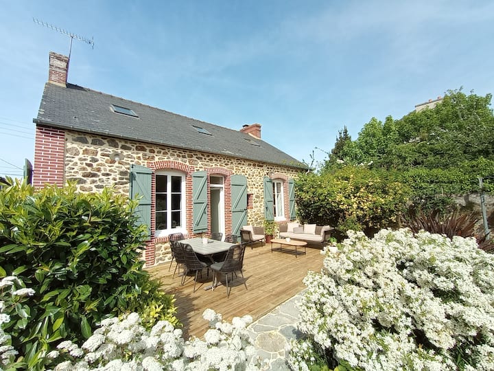 Maison Familiale Rénovée Avec Jardin à Saint‑malo - Saint-Malo