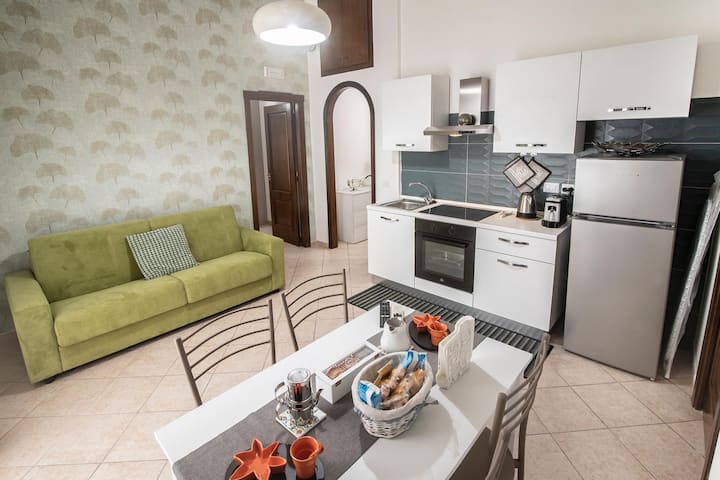 Centre Naples | 2 Chambres Ac | Port & Métro - Naples
