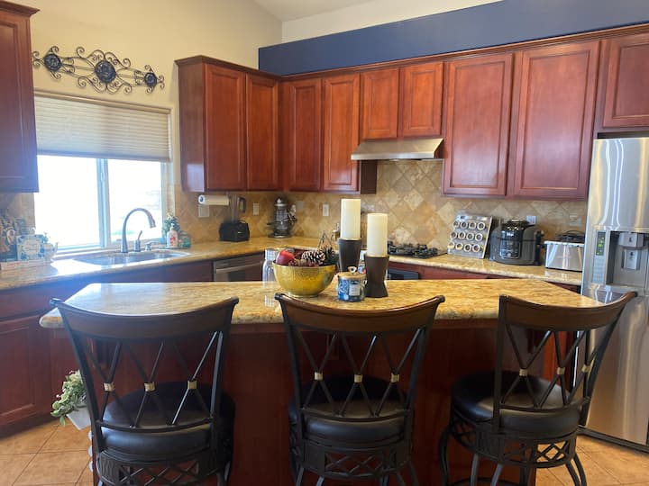 Cozy 1br In Nice Neighborhood. - Bakersfield, CA