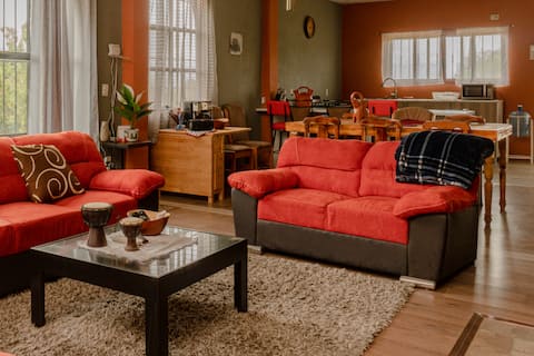 La Casa de Cristal pet and family friendly