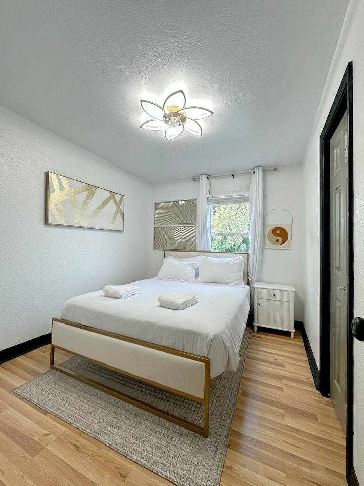 Cottage bedroom