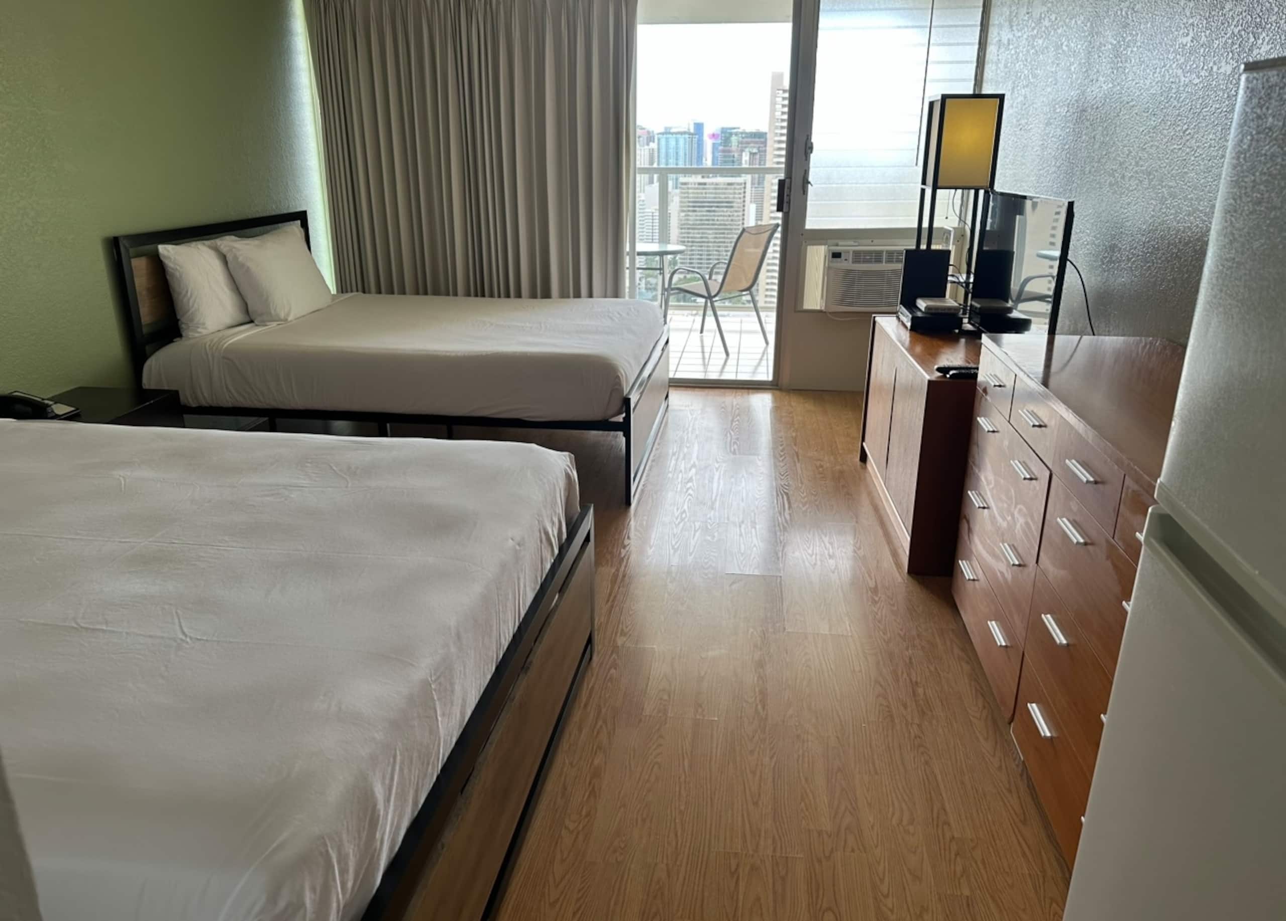 Stay Near Everything in Waikiki - 2 Studios - Image 7