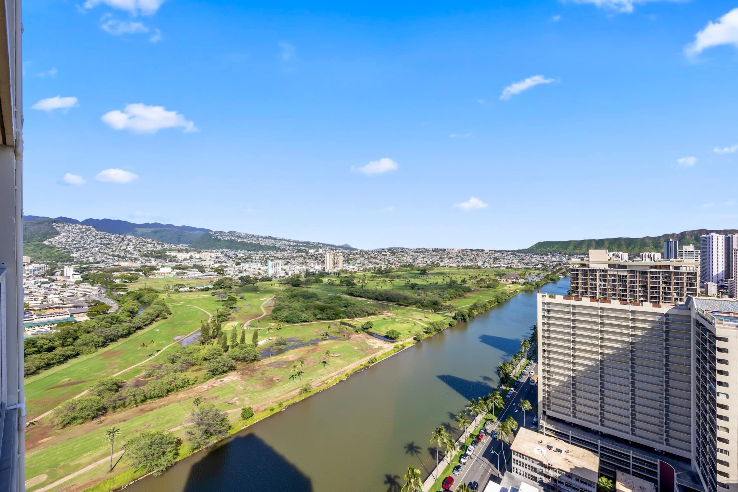 33F-High Floor Studio w/Diamond Head & Ocean Views - Image 41