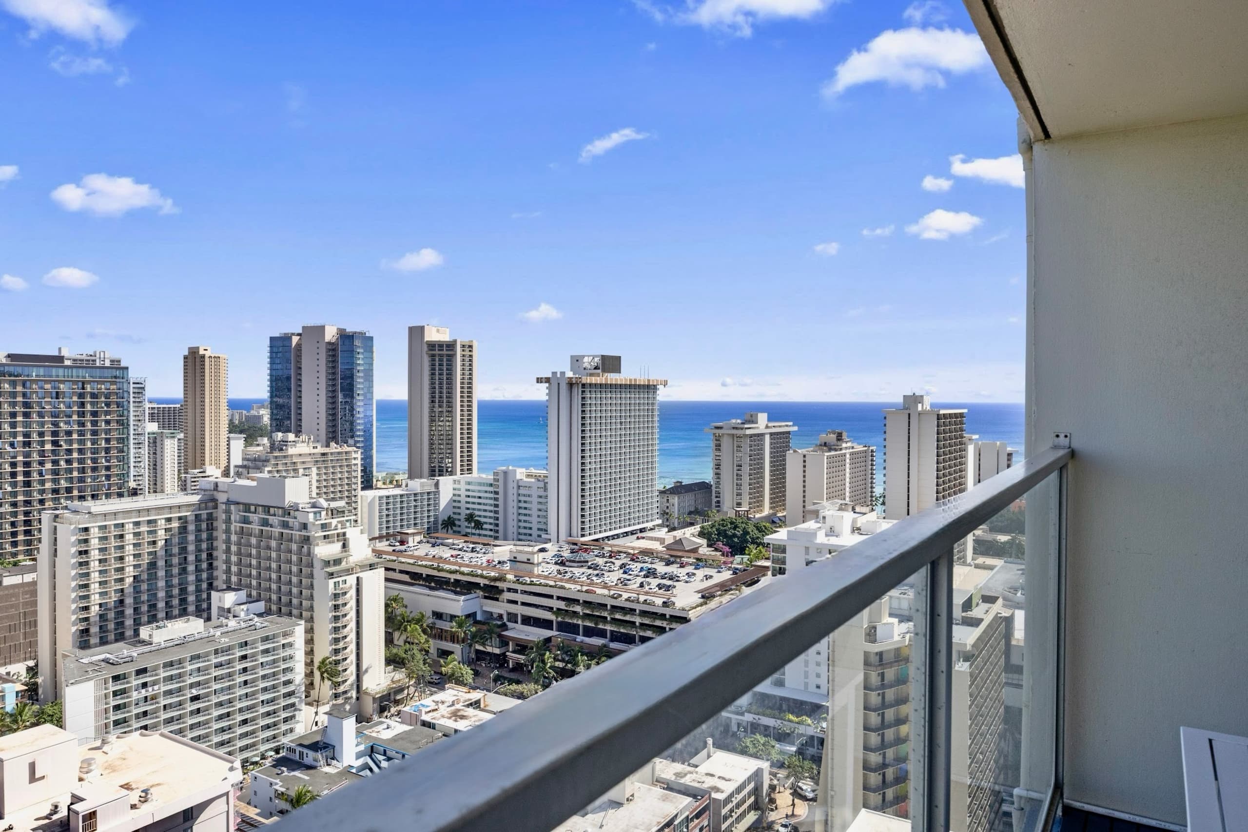 33F-High Floor Studio w/Diamond Head & Ocean Views - Image 38