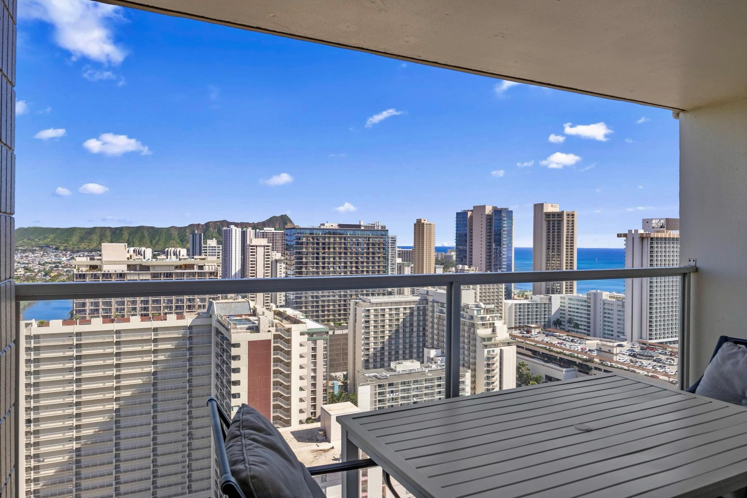 33F-High Floor Studio w/Diamond Head & Ocean Views - Image 42