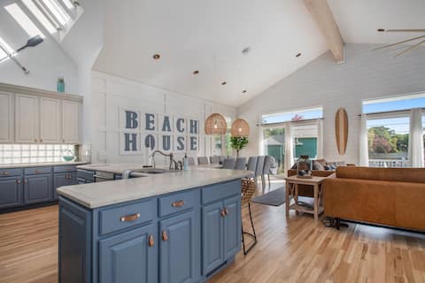 5 Bdr with Hot Tub Scenic Views and Game Room