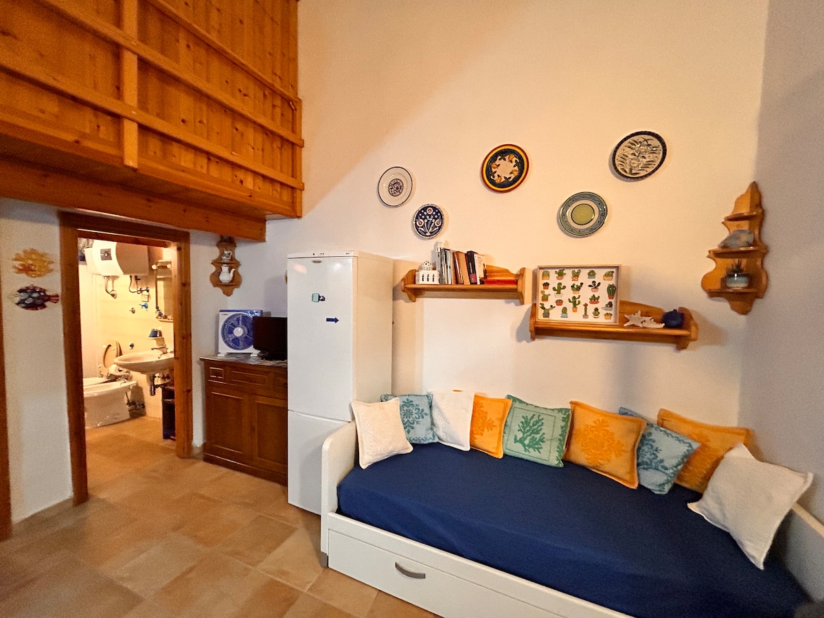 Top performing Airbnb: House in downtown, San Teodoro in San Teodoro