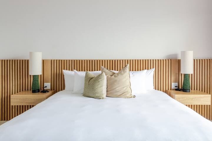 Iyari Luxury Villa w/ Pool, Staff & Golf Cart