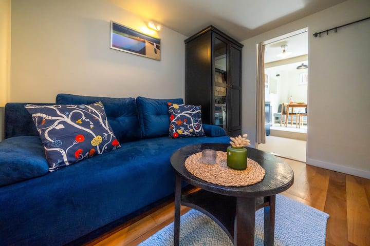 Quiet Old Town 4br W/ Private Terrace - Split