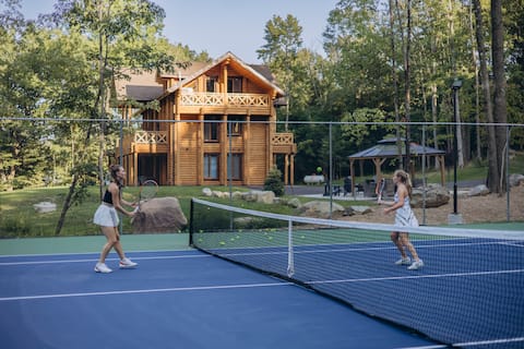 Log House w Pool, Tennis Court, Sauna - Camelback