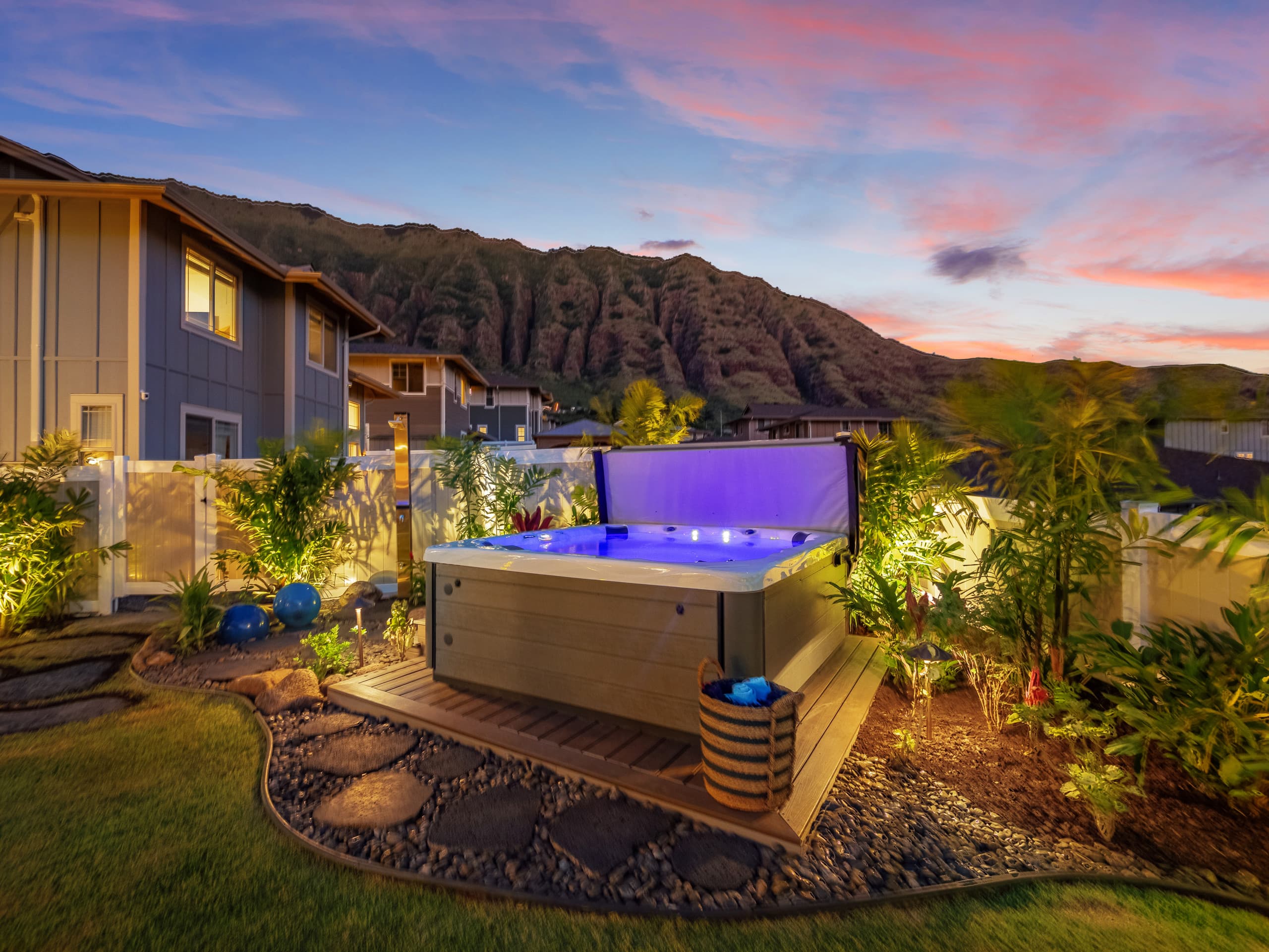 Home in Waianae · ★5.0 · 4 bedrooms · 6 beds · 3.5 private baths - Image 139