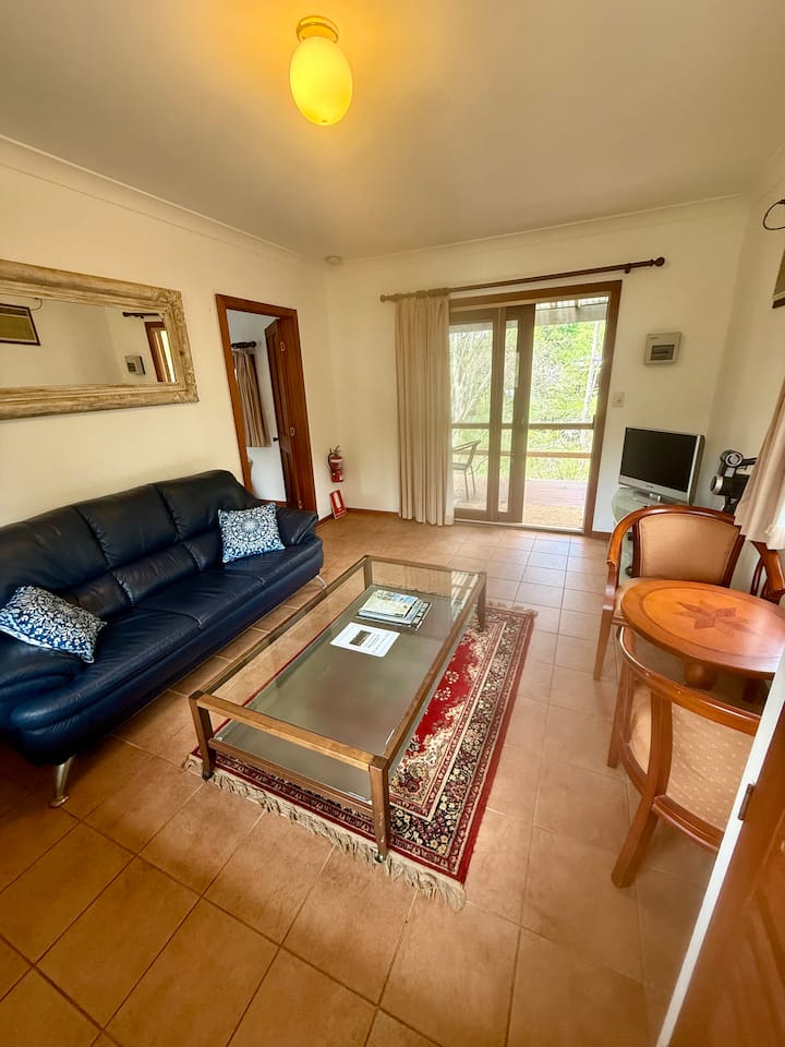 Self-contained Cabin - Adjoining Strickland Forest - Gosford
