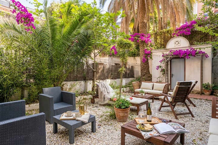 Private Garden In Eixample Near Passeig De Gracia - Barcelona