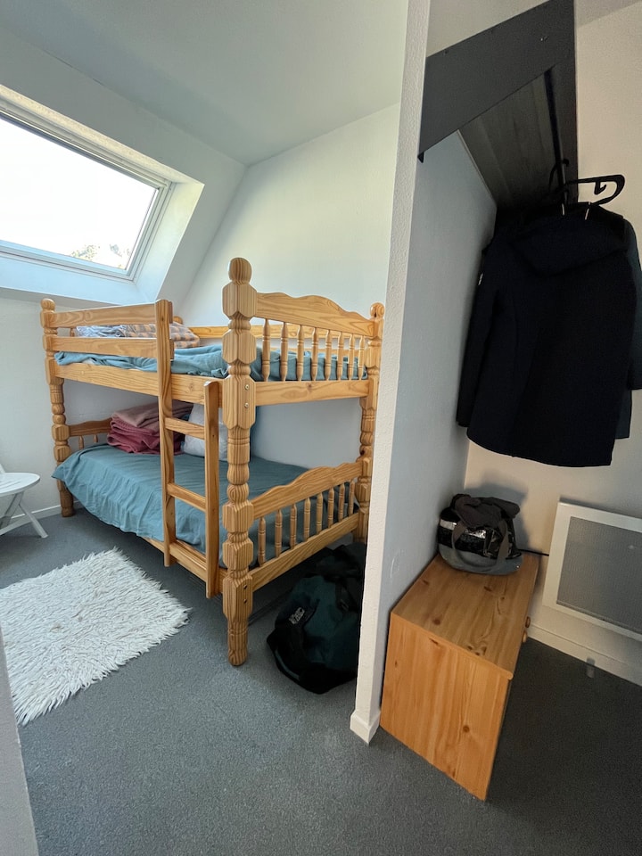 Alcove with a bunk bed 