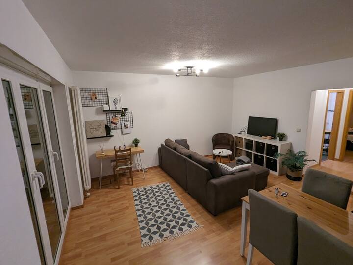 Zentrumsnahe Wohnung Mit Sonnenterrasse - Lipsk