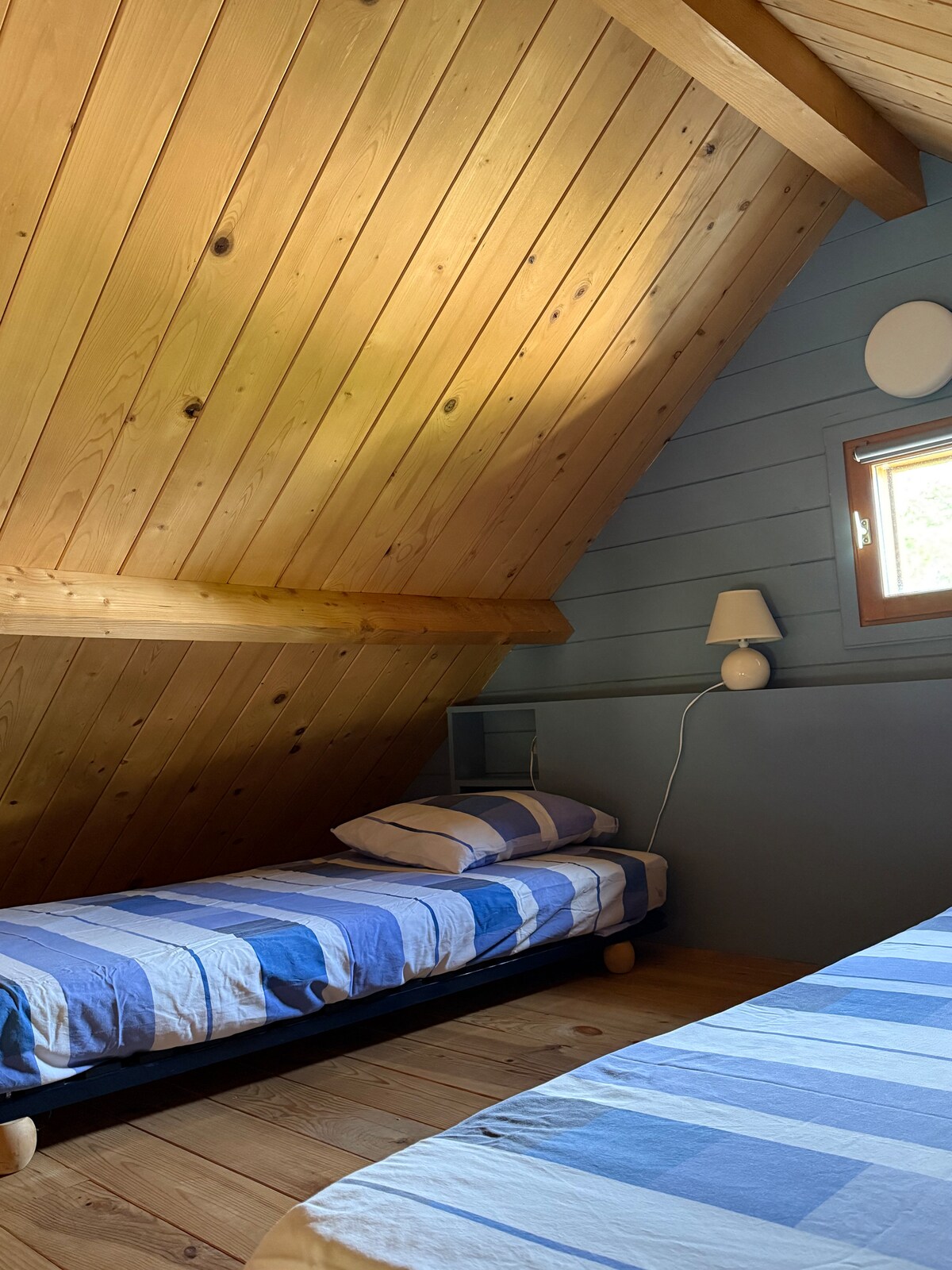 Двокреветна соба 90 см