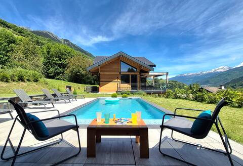 New chalet, pool, Jacuzzi, near Paradiski