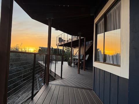2BR Redwood Retreat · Sunset Deck · Santa Cruz 15m