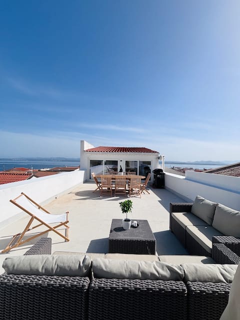 Sea View, Rejuvenating, Joie de Vivre. (IUN: S5385)