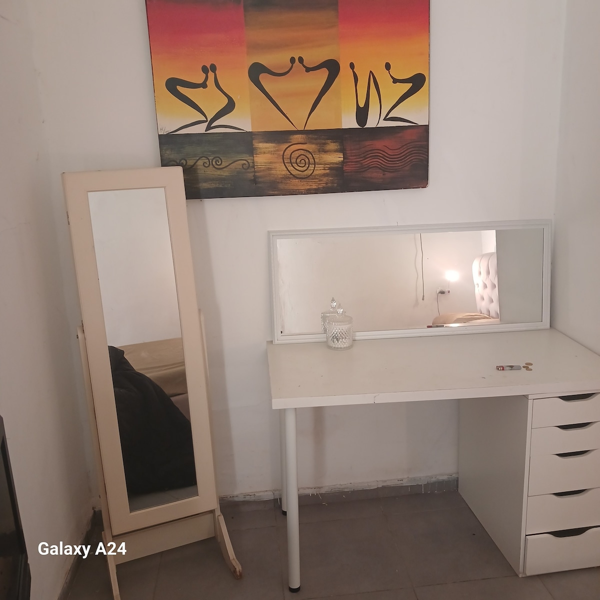 تشمل الدراسة من البيت واي فاي داخل غرفة النوم للحصول على أقصى قدر من الخصوصية