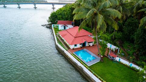 5 bedroom villa with pool near vagator & morjim